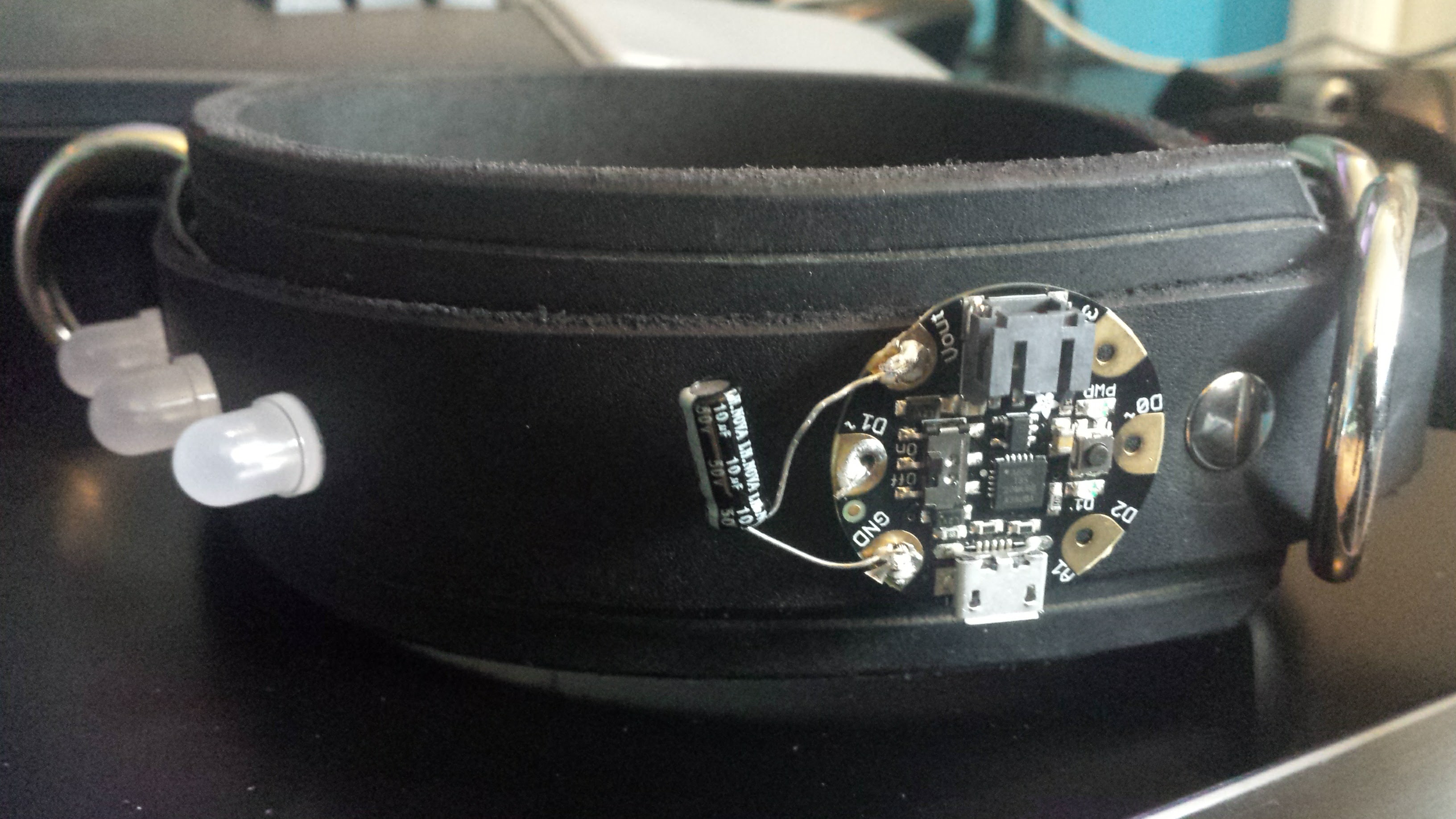 A close up of the microcontroller mounted on the collar.