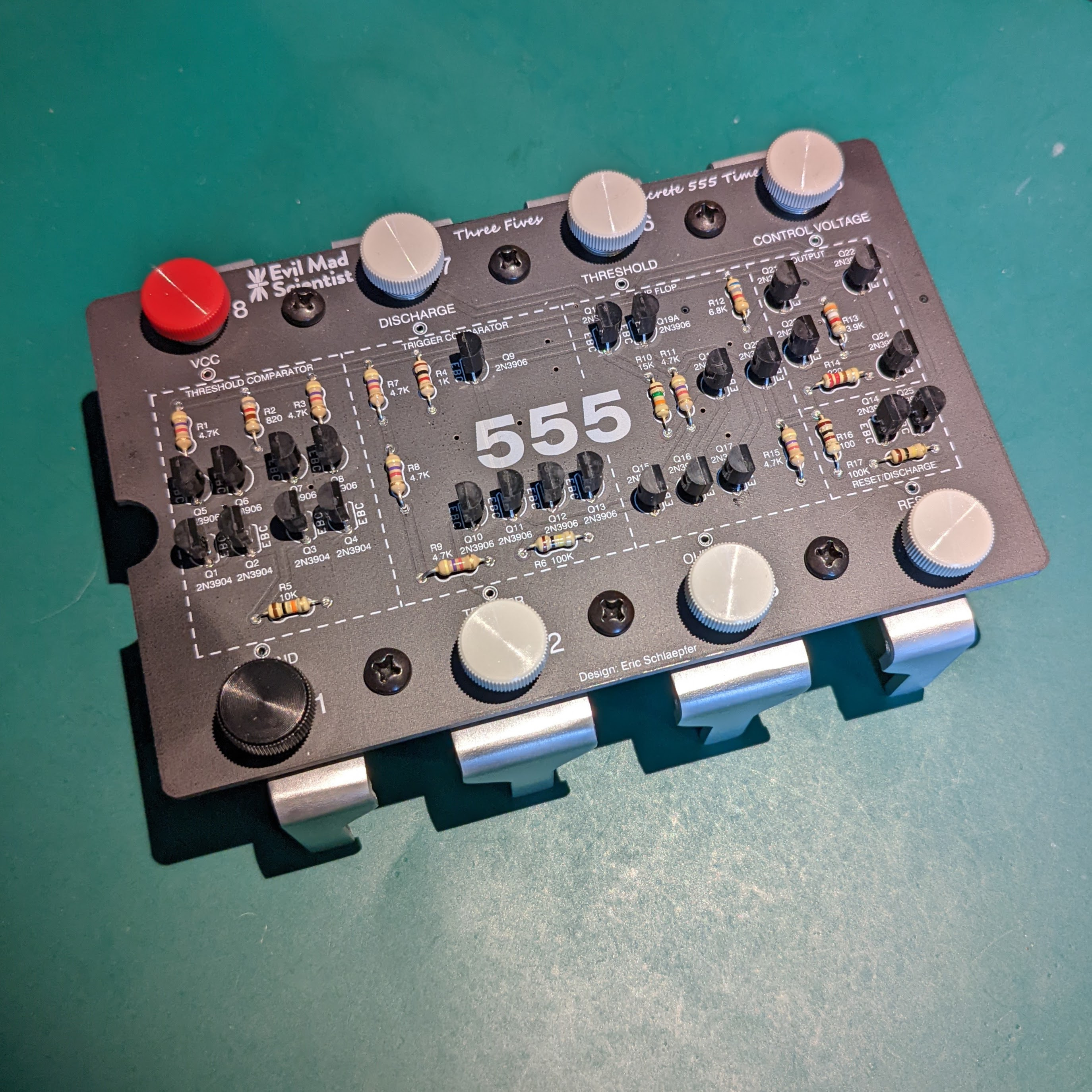 Jumbo 555 built from discrete components